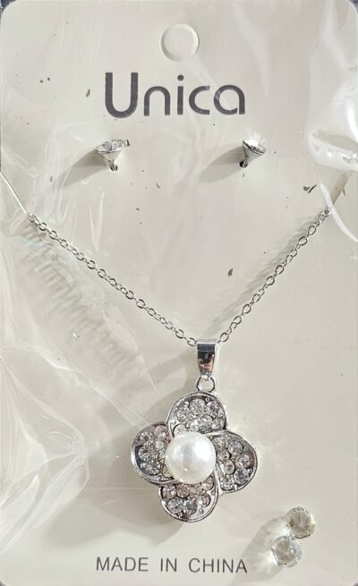 conjunto de estras con dijes