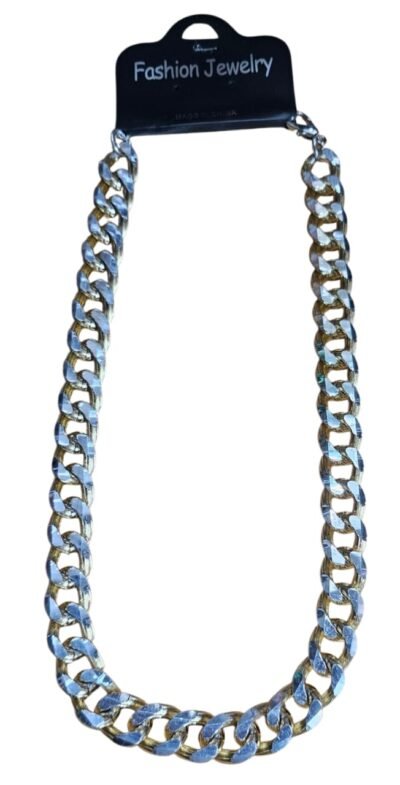 collares con cadenas gruesas