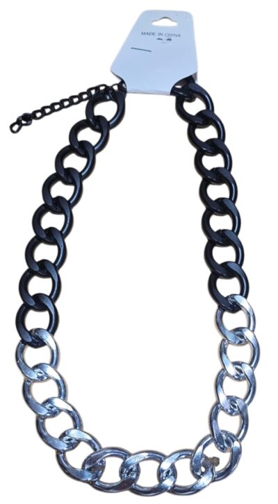 collares con cadenas gruesas