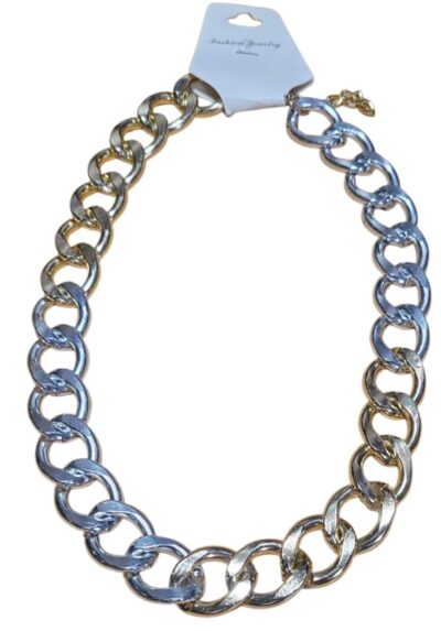 collares con cadenas gruesas