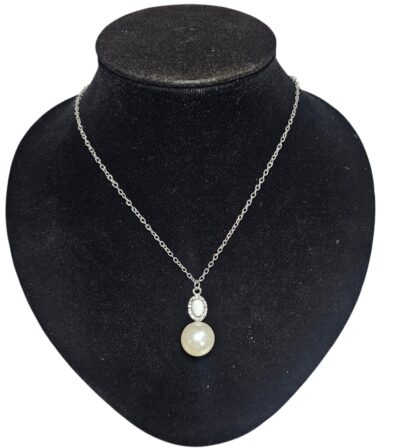 colgante con piedra y estras