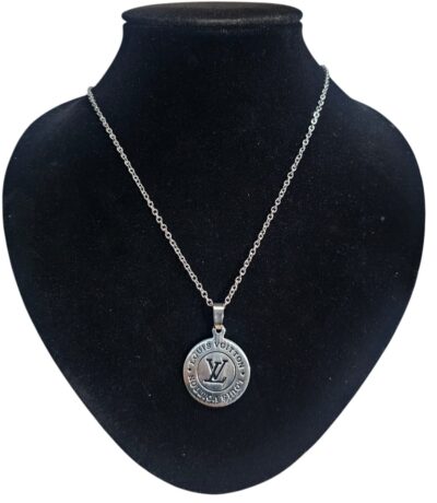 collares con dijes de acero quiruirco