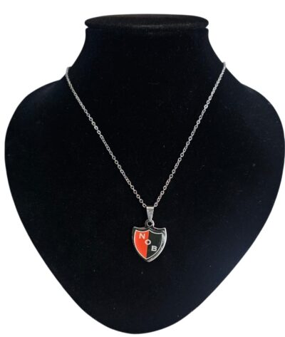 collares con dijes de acero quiruirco