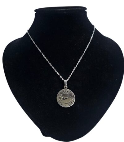 collares con dijes de acero quiruirco
