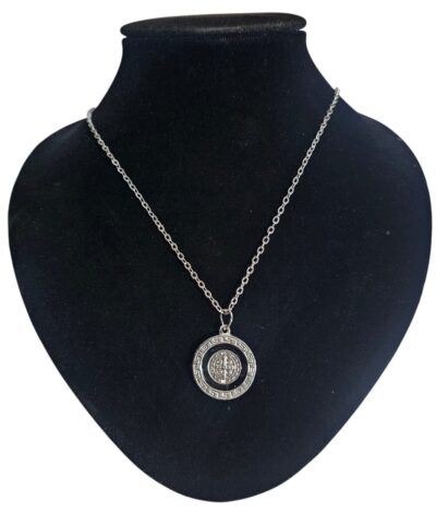 collar con dijes acero