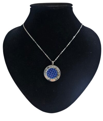collar con dije acero D&G.
