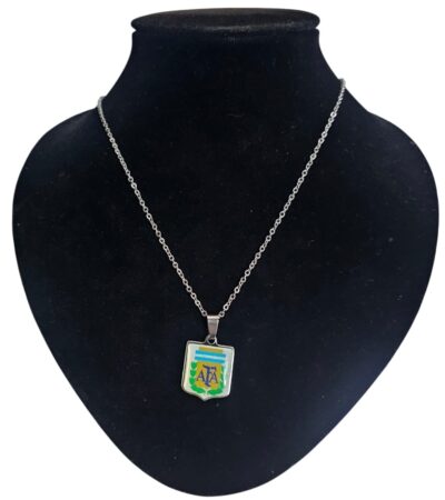 collares con dijes de acero quiruirco