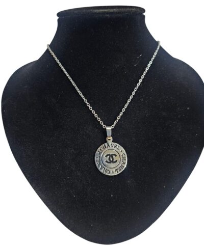 collares con dijes de acero quiruirco