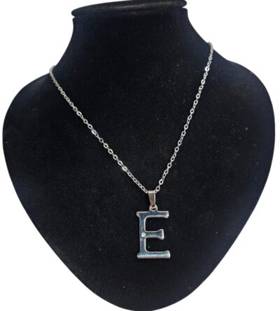 collares con dijes de acero quiruirco