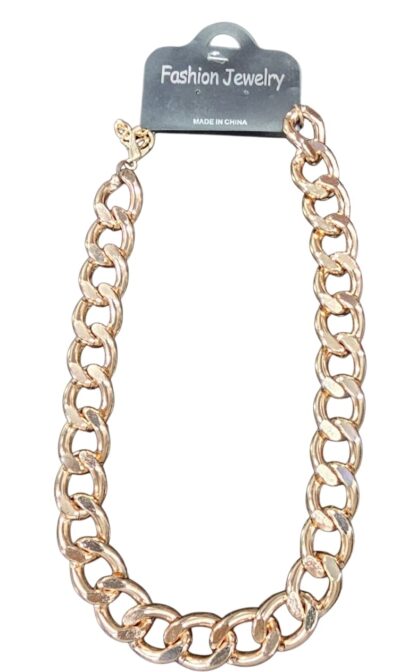 collares con cadenas gruesas